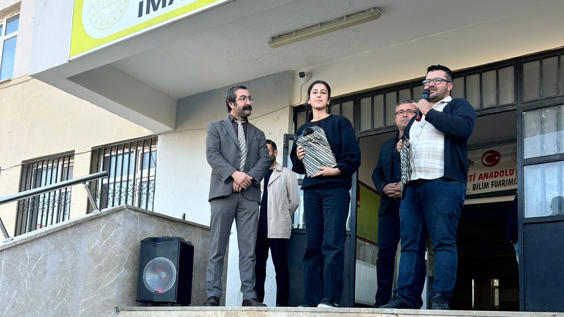 BİGEP Akademik Başarıyı Artırma Kapsamında yapılan sınavda okulumuzda dereceye giren öğrencilerimize ödüllendirme yapıldı.